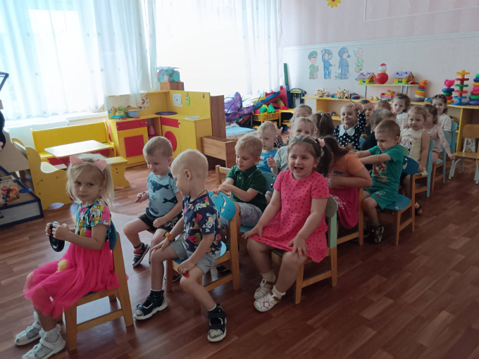 Учим правила дорожного движения Учим правила дорожного движения.
